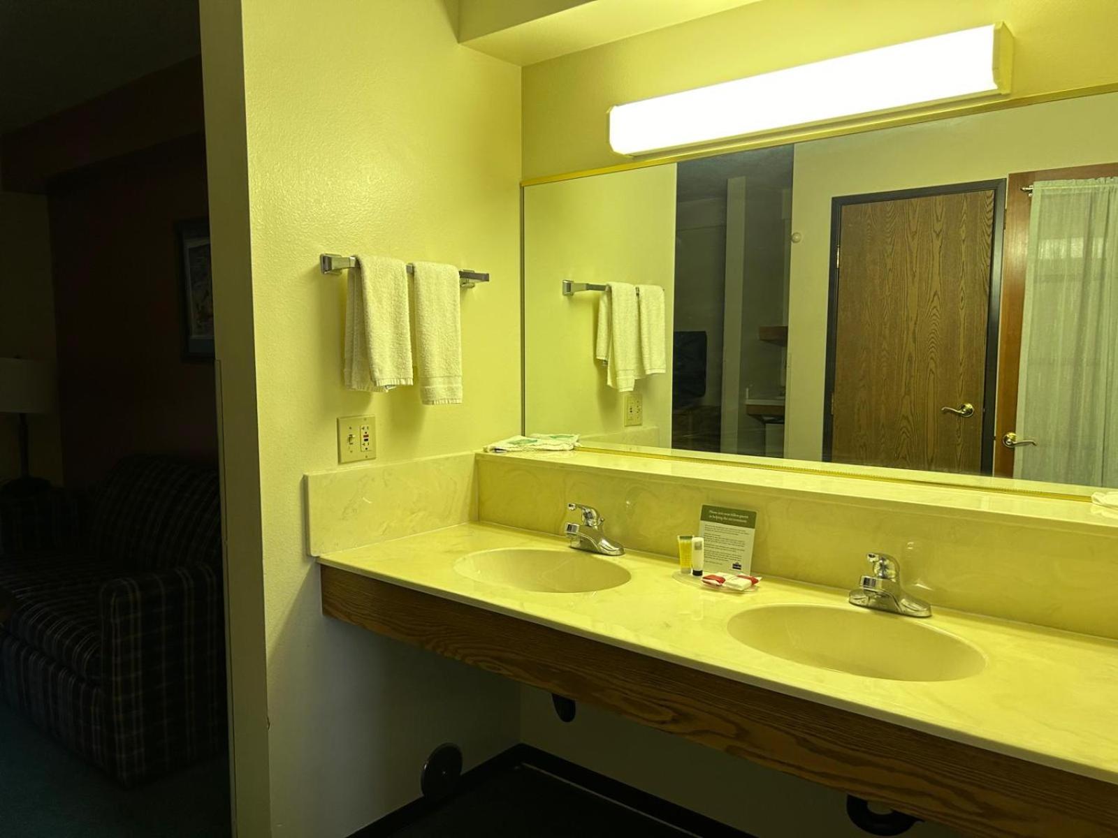 Northwoods Inn & Suites - Blackduck Exterior photo